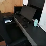 A Quelques Pas Du Moulin Blanc *